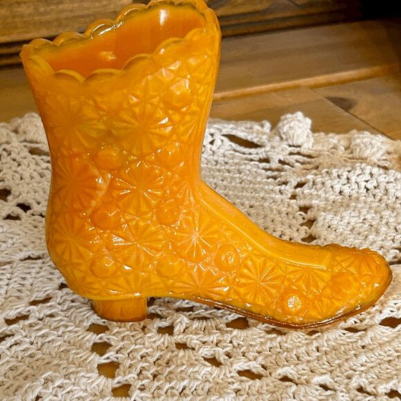 Boyd Glass Bittersweet Daisy & Button Victorian Boot - Rare Collectible Antique